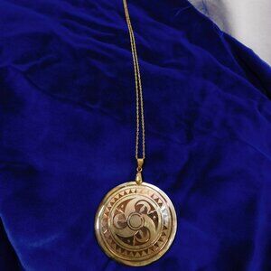 Ladies Mother Of Pearl Necklace